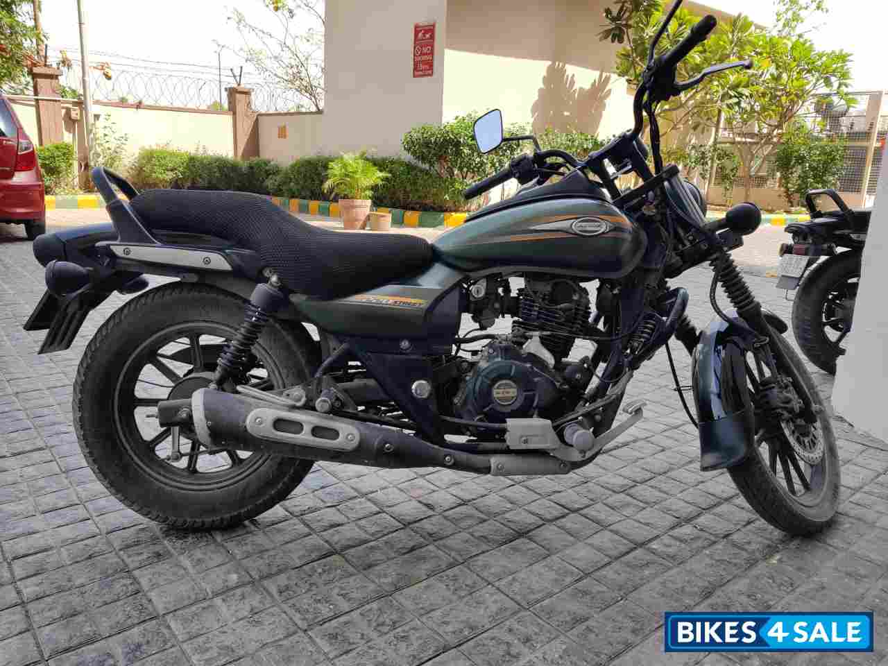 Bajaj Avenger Street 220