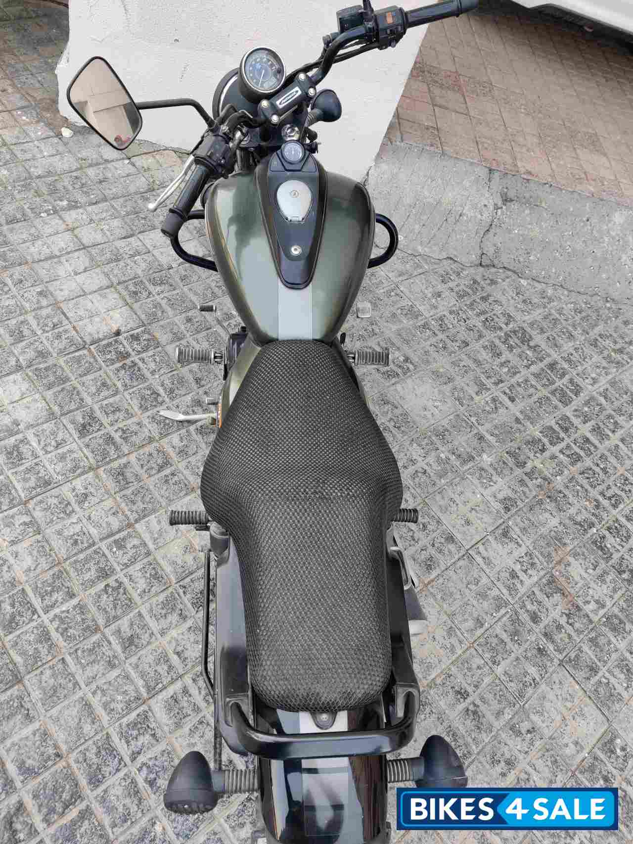 Bajaj Avenger Street 220