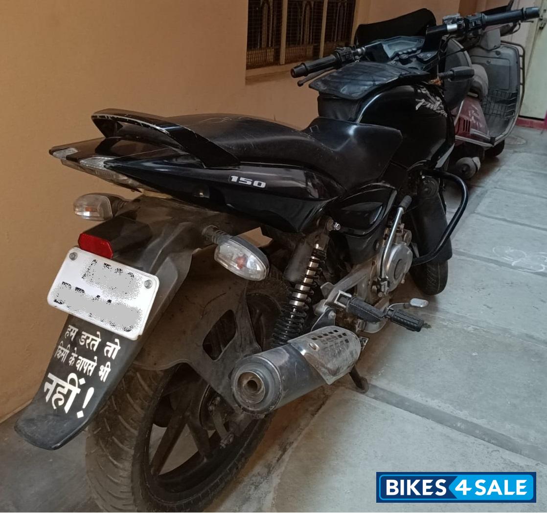 Black Bajaj Pulsar 150 Black Bajaj Pulsar 150