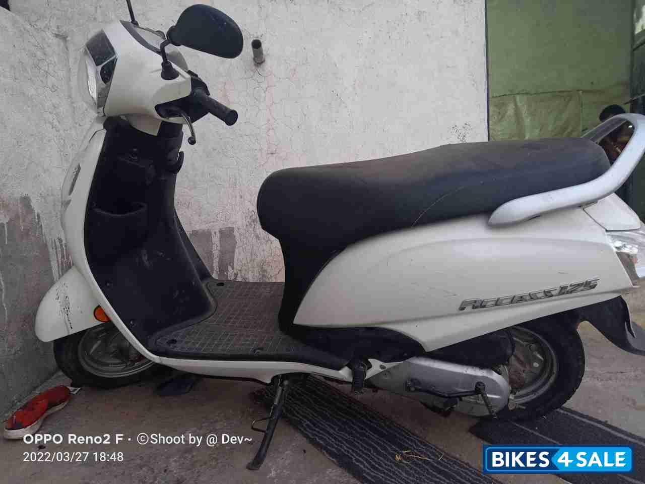 White Suzuki Access 125