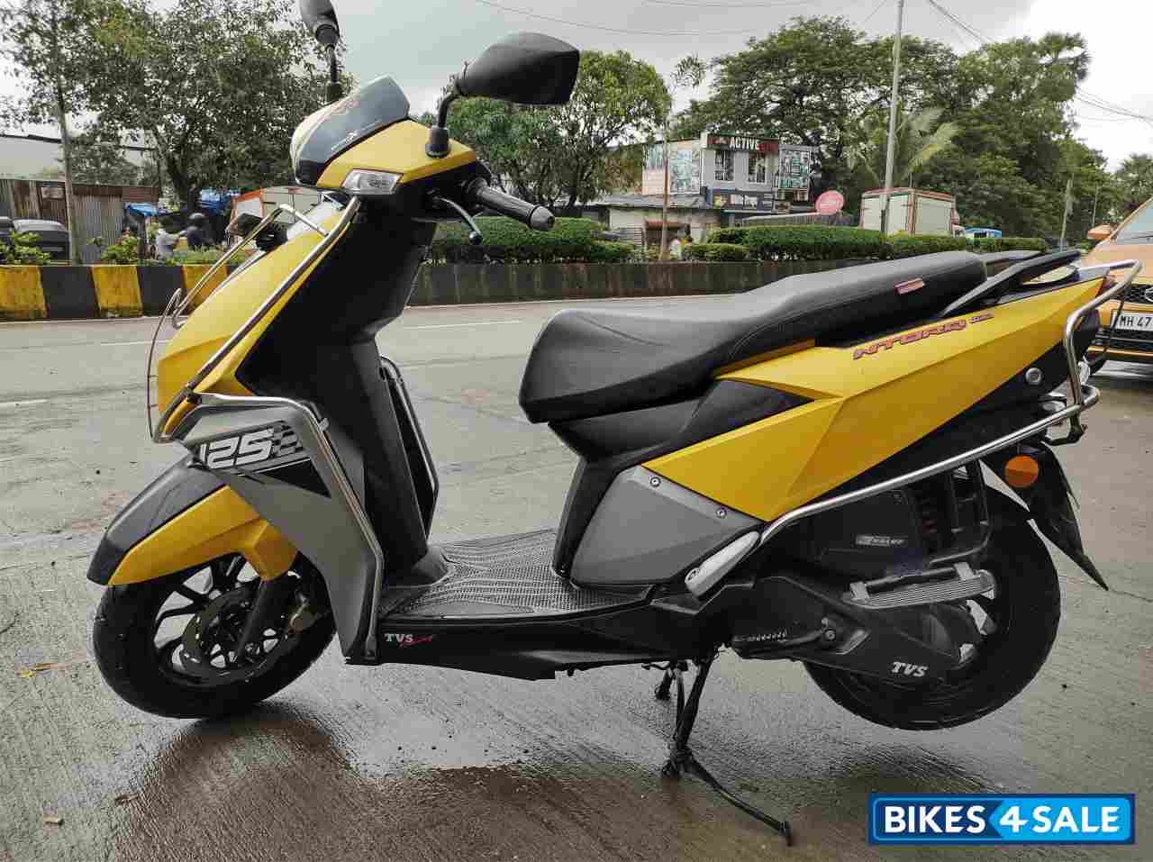 Golden N Grey TVS NTORQ 125 Golden N Grey TVS NTORQ 125