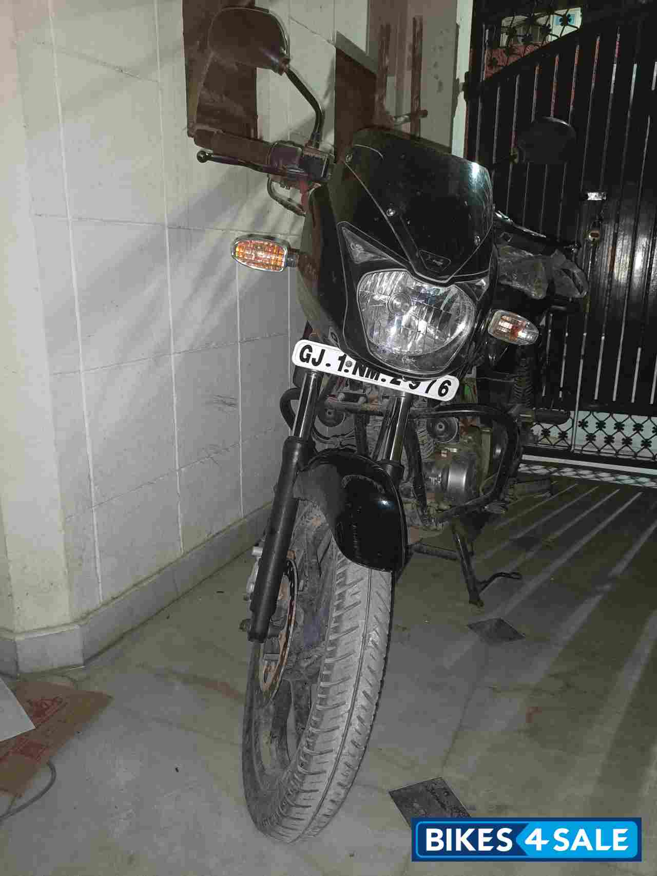 Black Bajaj Pulsar 150 Black Bajaj Pulsar 150