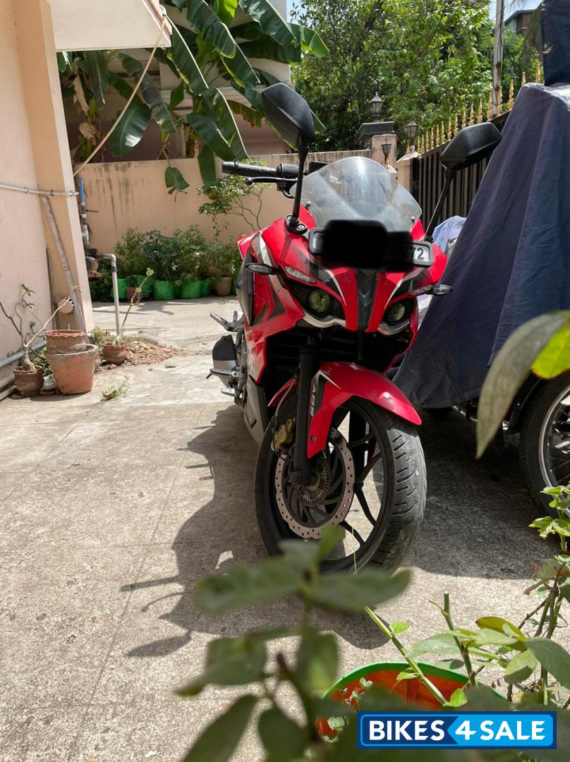 Red Bajaj Pulsar RS 200