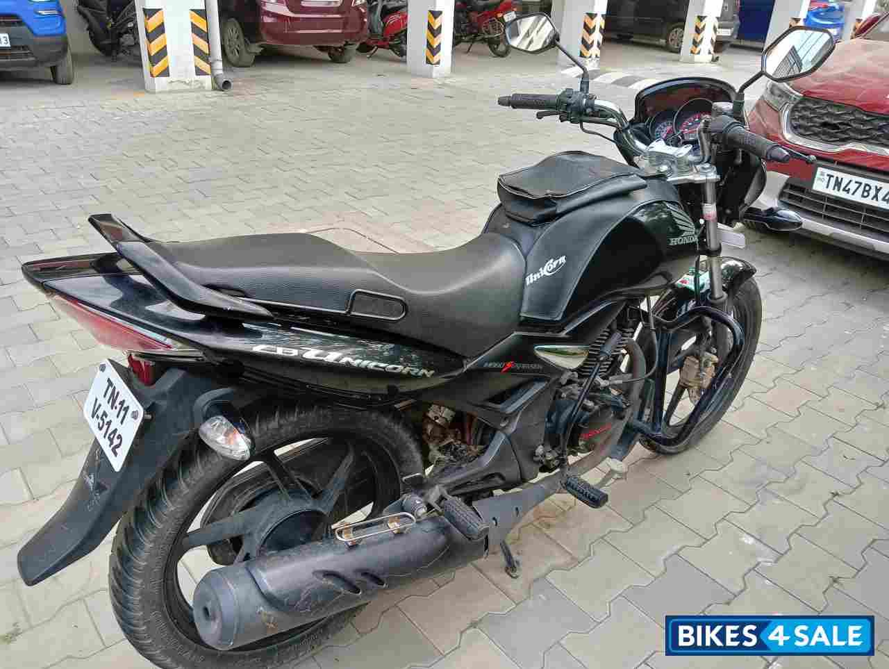 Black Honda CB Unicorn