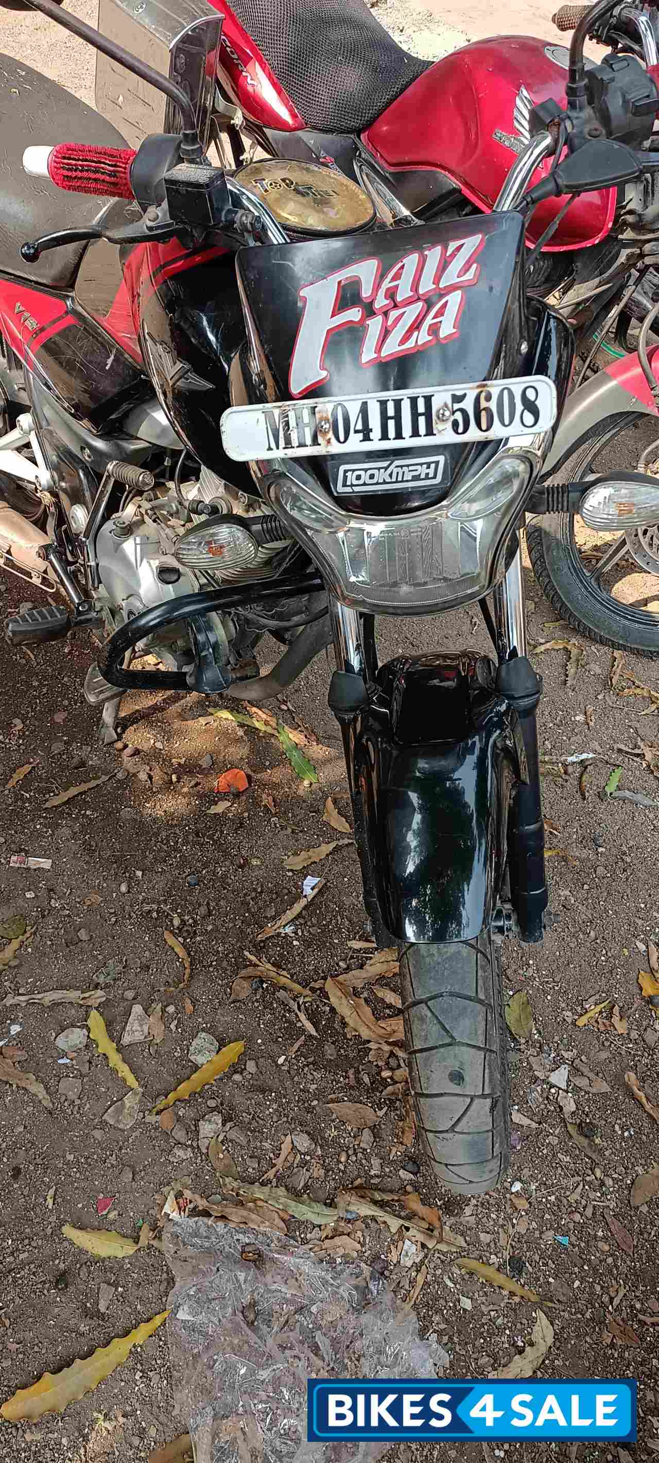 Bajaj V15