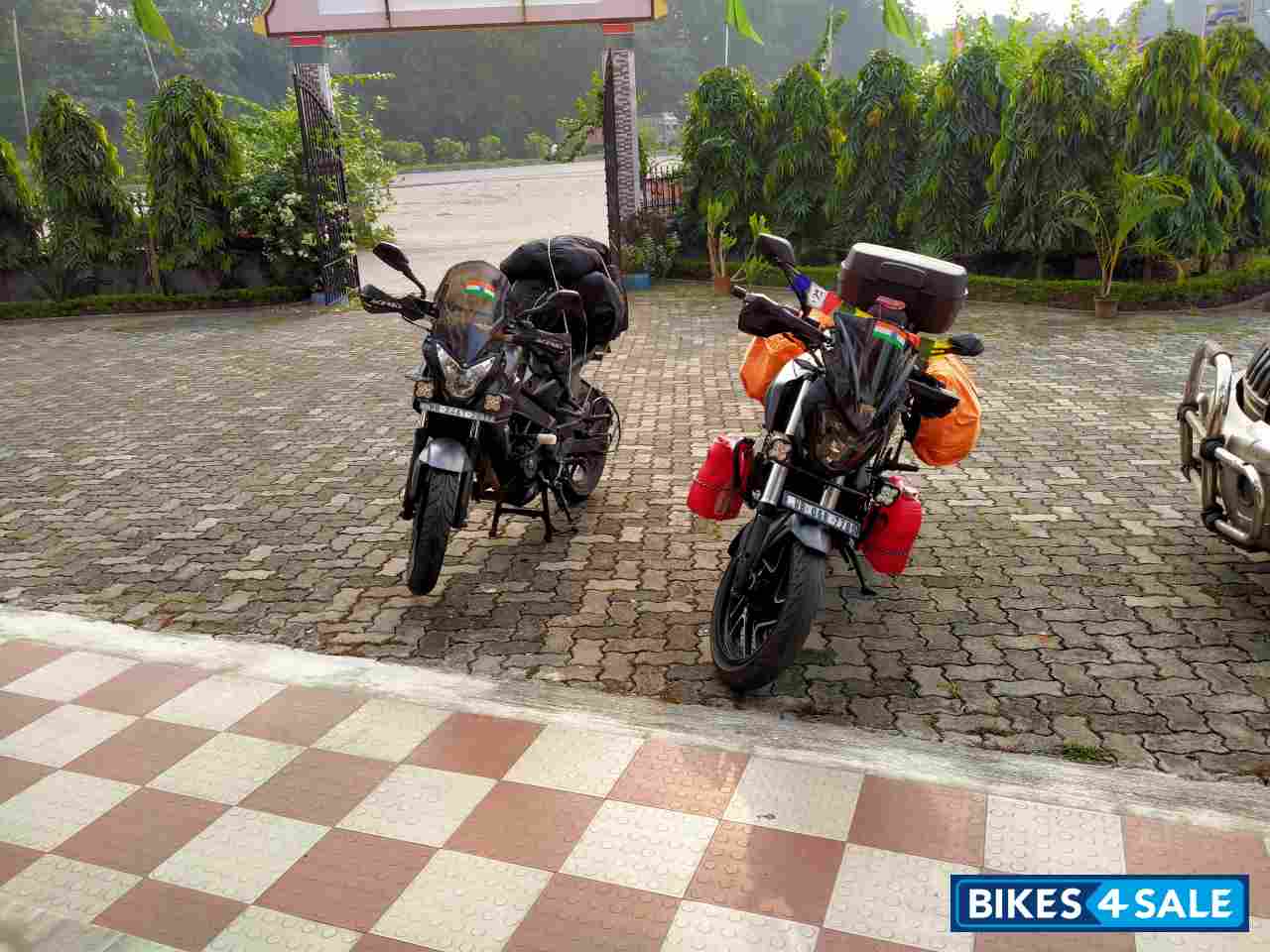 Charcoal Black Bajaj Dominar 2019 Dominar UG