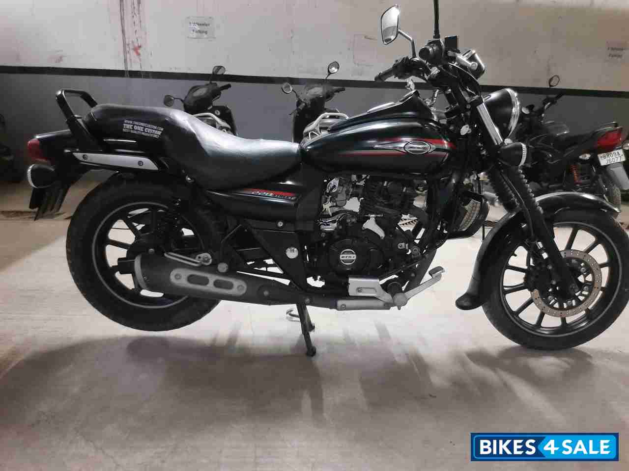 Bajaj Avenger Street 220