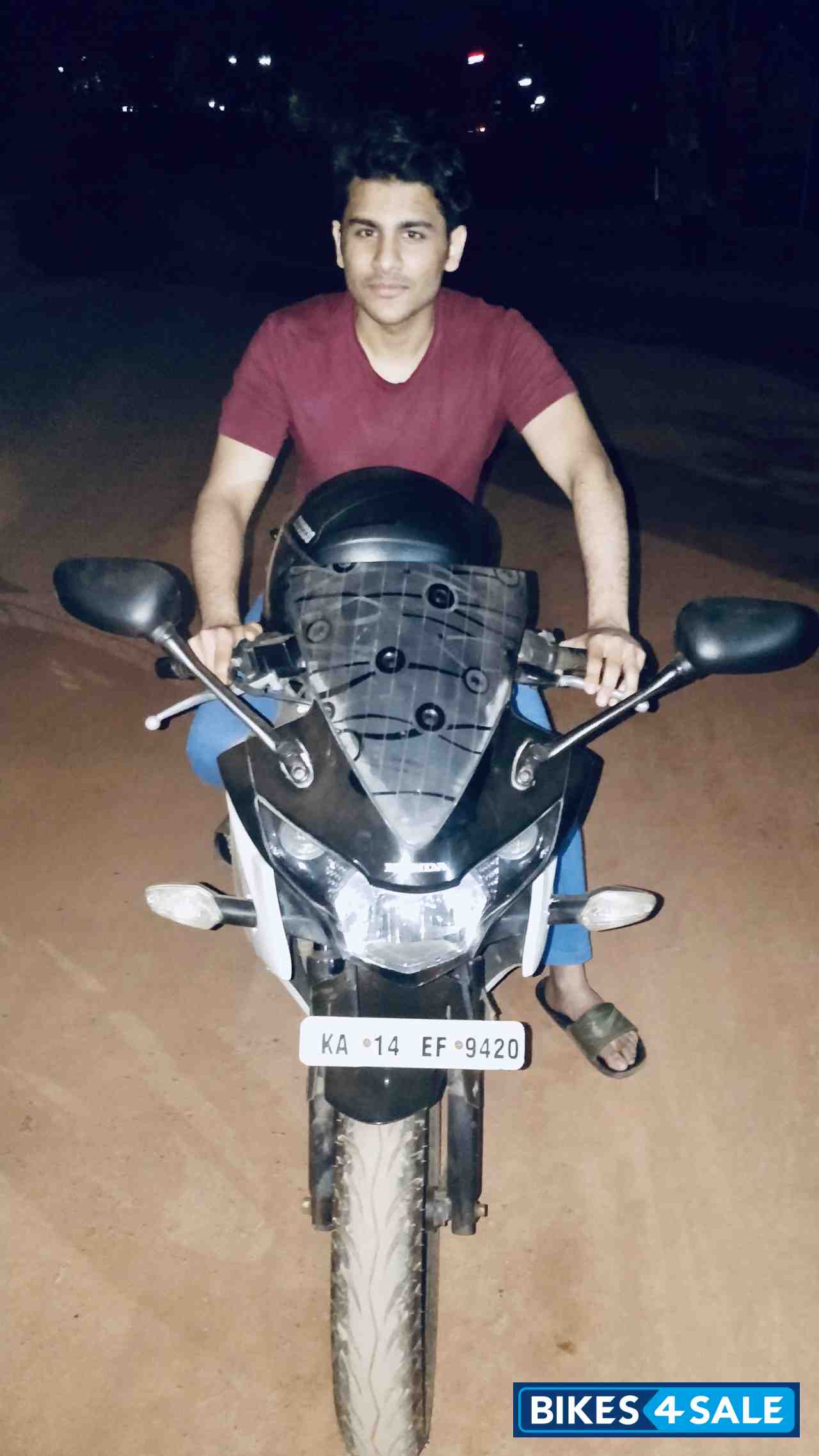 Black/white Honda CBR 150R