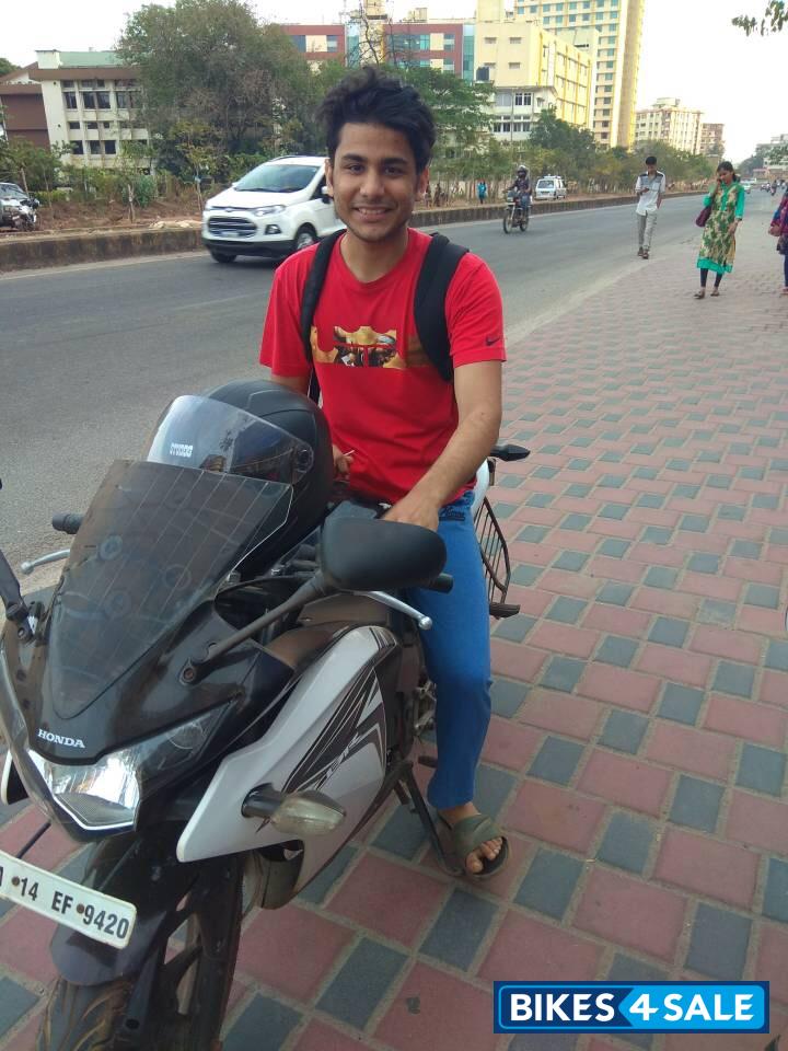 Black/white Honda CBR 150R