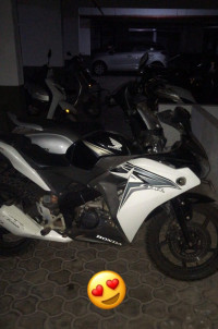 Black/white Honda CBR 150R
