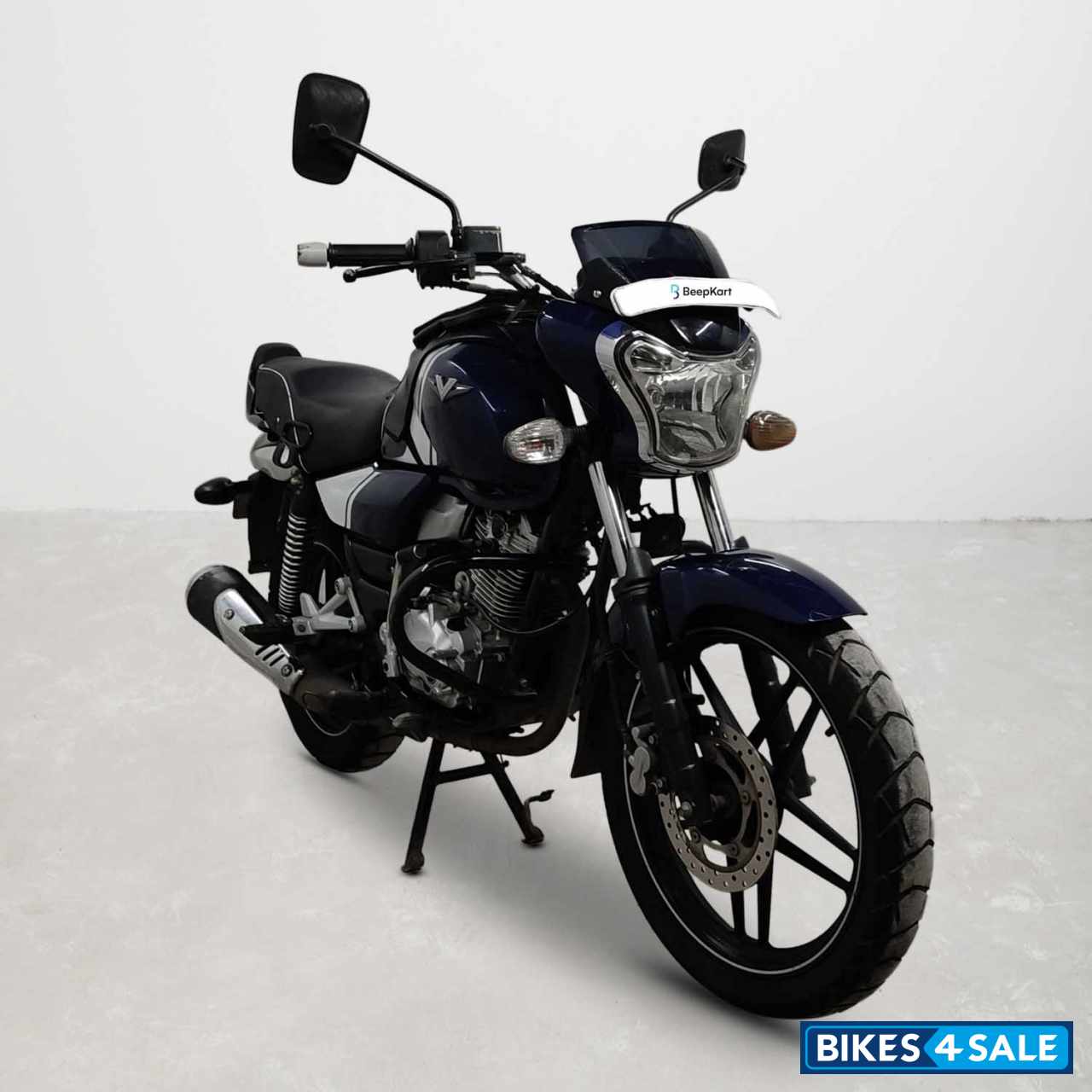 Bajaj V15