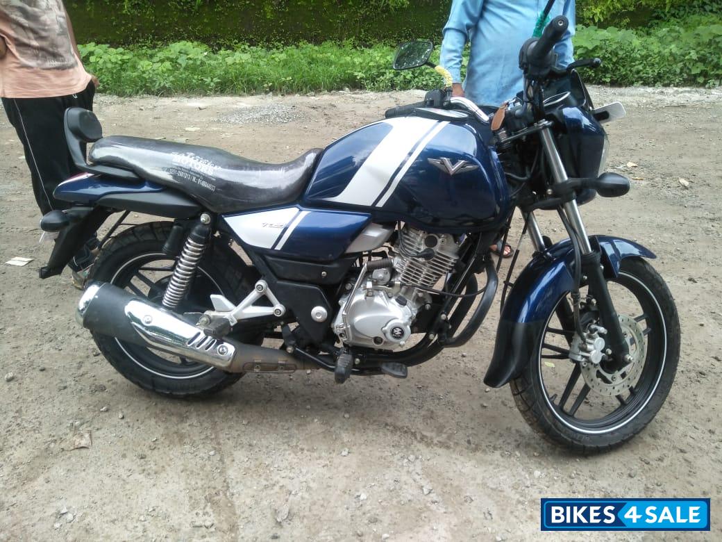 Bajaj V15