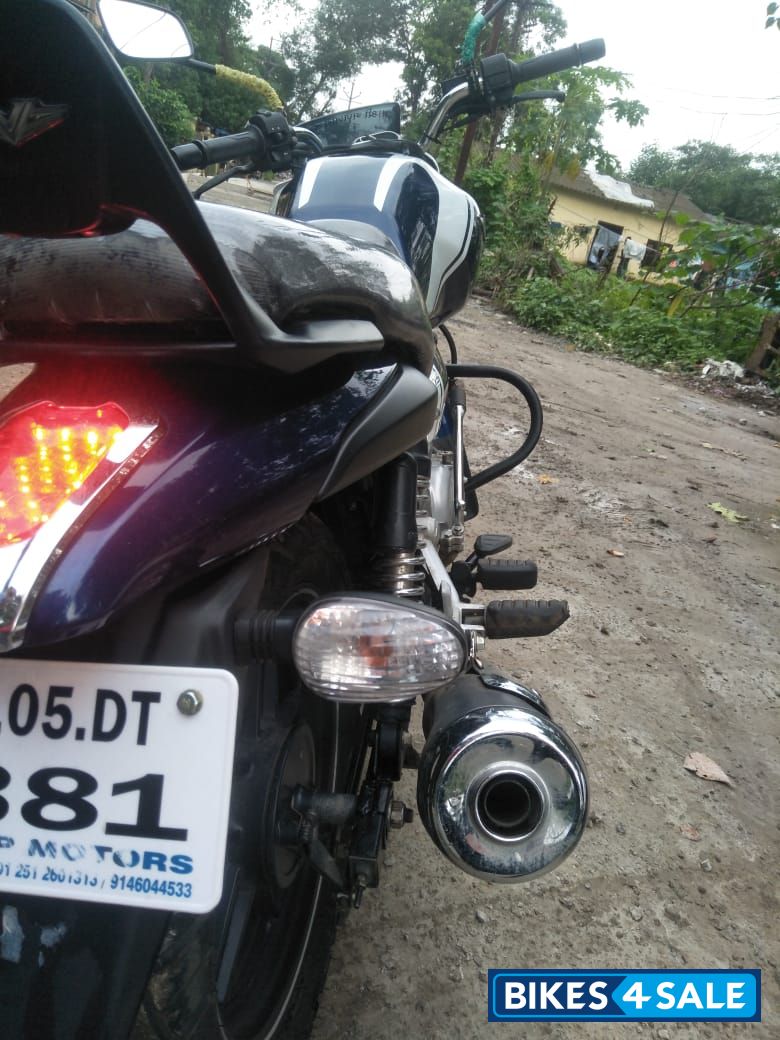 Bajaj V15