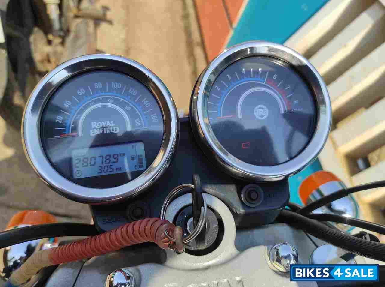 Black Royal Enfield Thunderbird TwinSpark 350