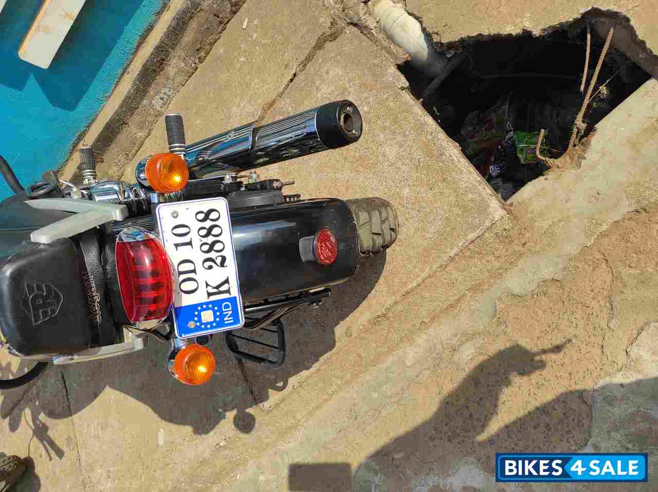 Black Royal Enfield Thunderbird TwinSpark 350