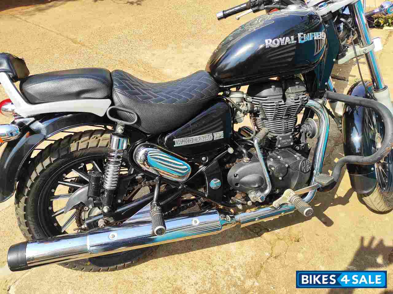 Black Royal Enfield Thunderbird TwinSpark 350