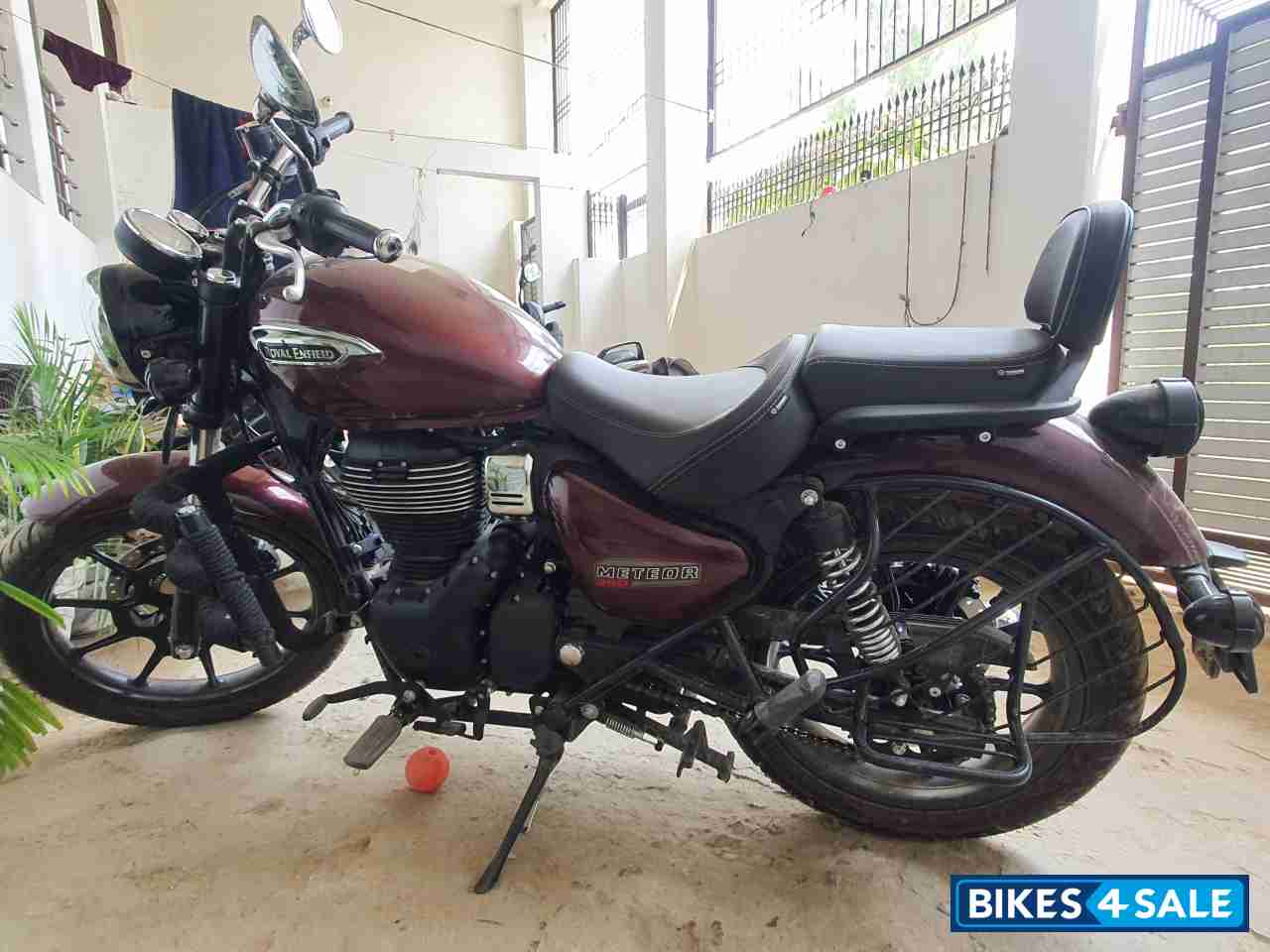 Stellar Red Royal Enfield Meteor 350 Stellar