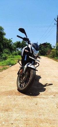 White Bajaj Pulsar NS 200 BS6