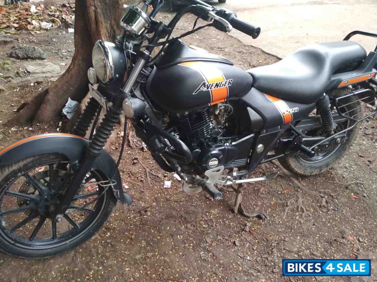 Bajaj Avenger 220 DTS-i