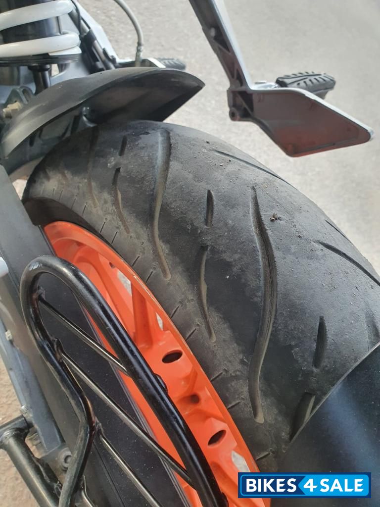 Orange KTM Duke 125