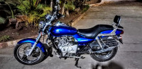 Blue Bajaj Avenger 180 DTS-i