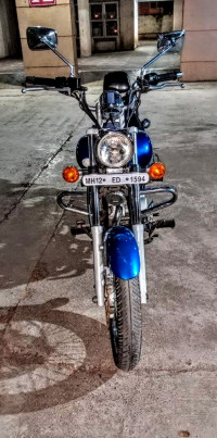 Blue Bajaj Avenger 180 DTS-i