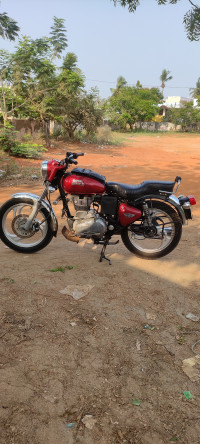 Maroon Royal Enfield Bullet Electra Twinspark