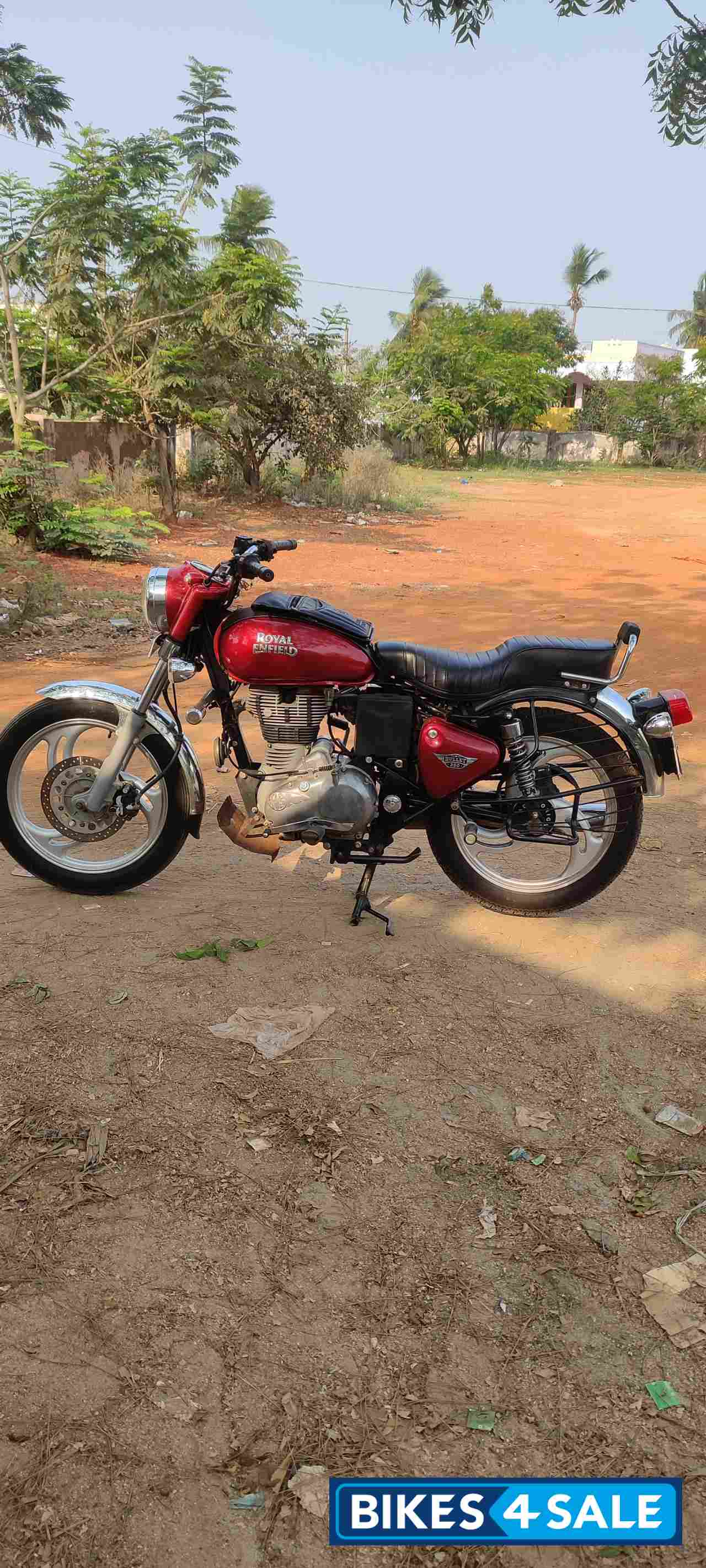 Maroon Royal Enfield Bullet Electra Twinspark