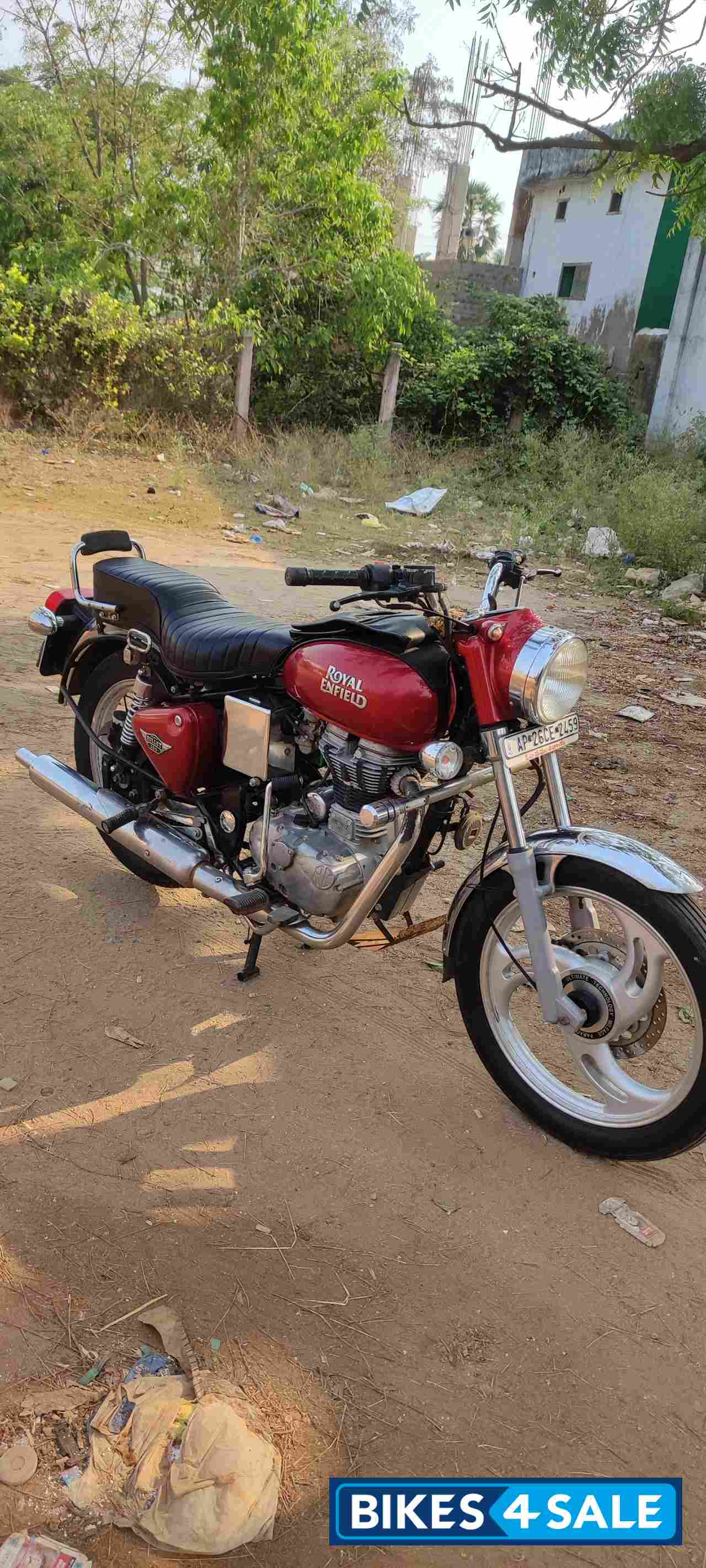 Maroon Royal Enfield Bullet Electra Twinspark