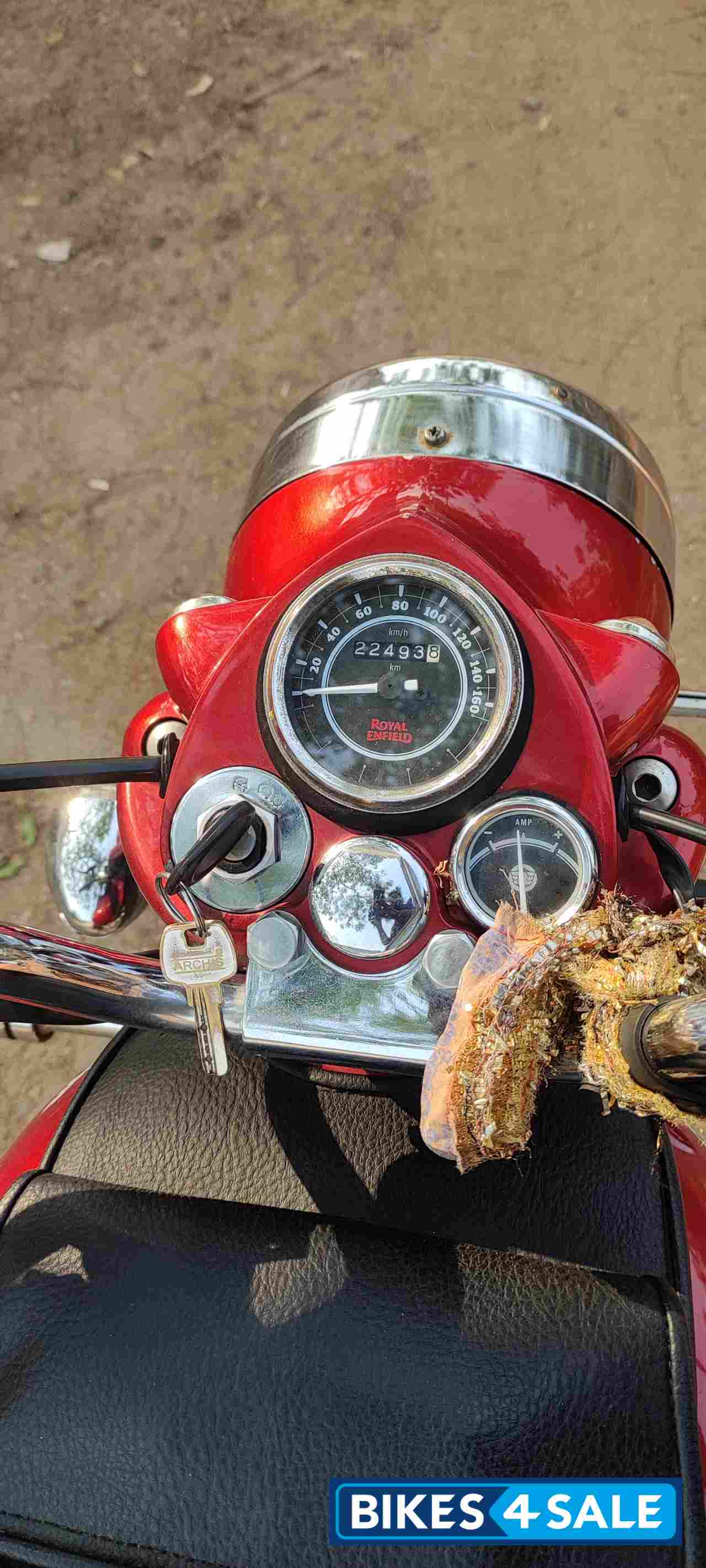 Maroon Royal Enfield Bullet Electra Twinspark