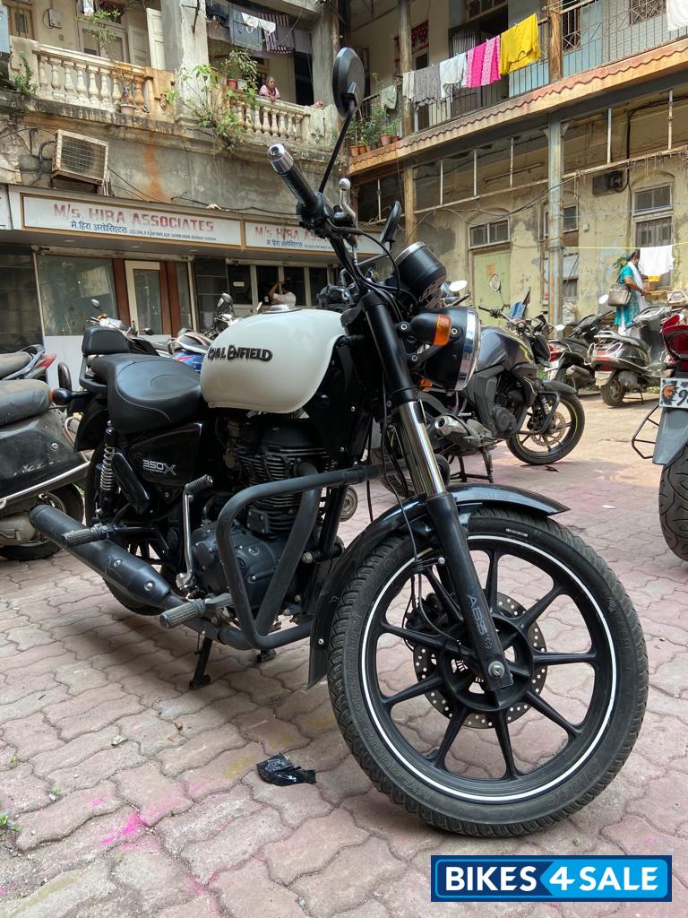 White Royal Enfield Thunderbird X 350