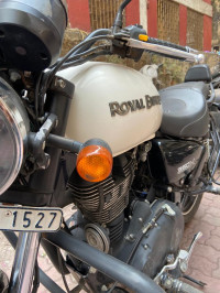 White Royal Enfield Thunderbird X 350