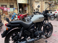 White Royal Enfield Thunderbird X 350