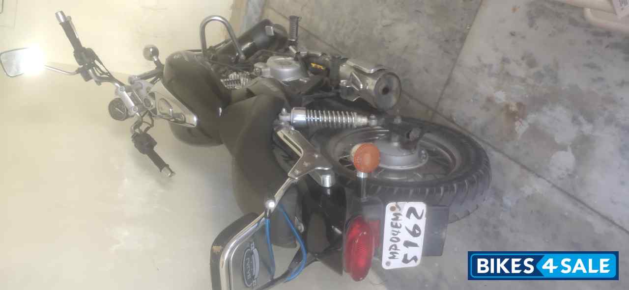 Bajaj Avenger 220 DTS-i