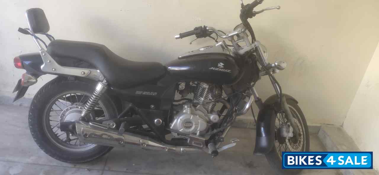 Bajaj Avenger 220 DTS-i