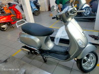 Grey Vespa VXL 125
