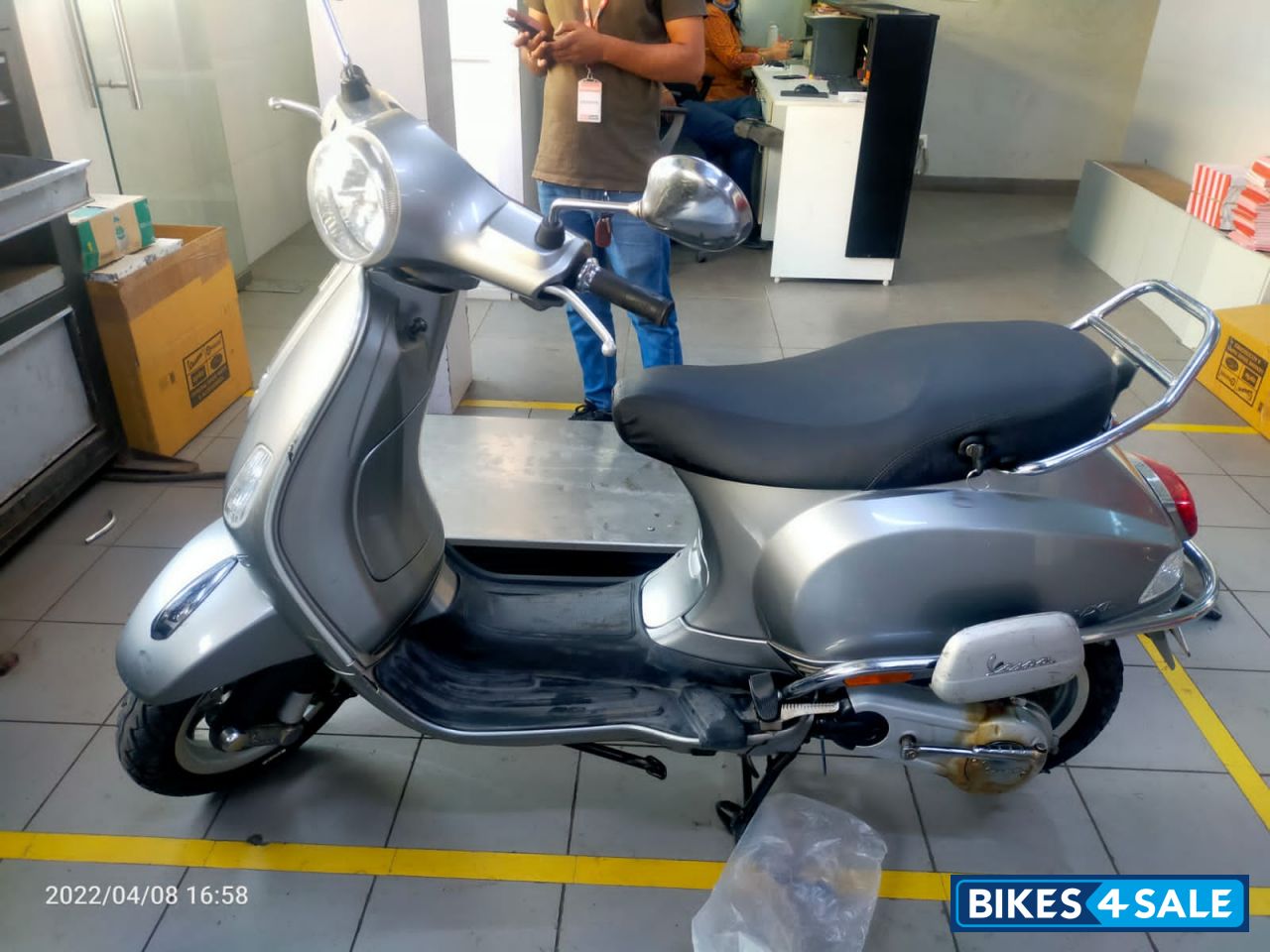 Grey Vespa VXL 125