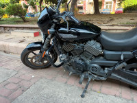 Black Harley Davidson Street 750