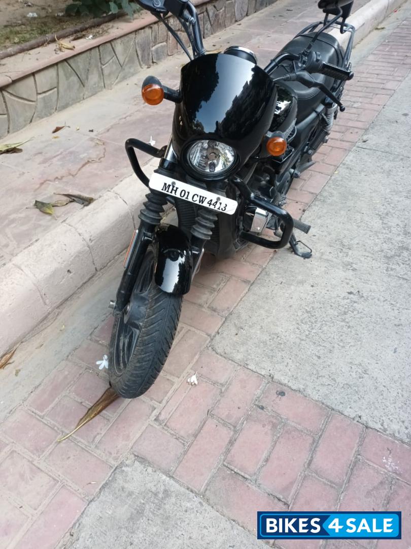 Black Harley Davidson Street 750