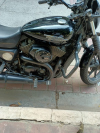 Black Harley Davidson Street 750