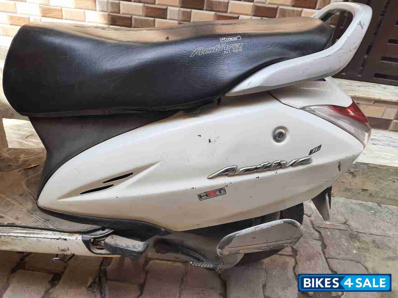 White Honda Activa 3G