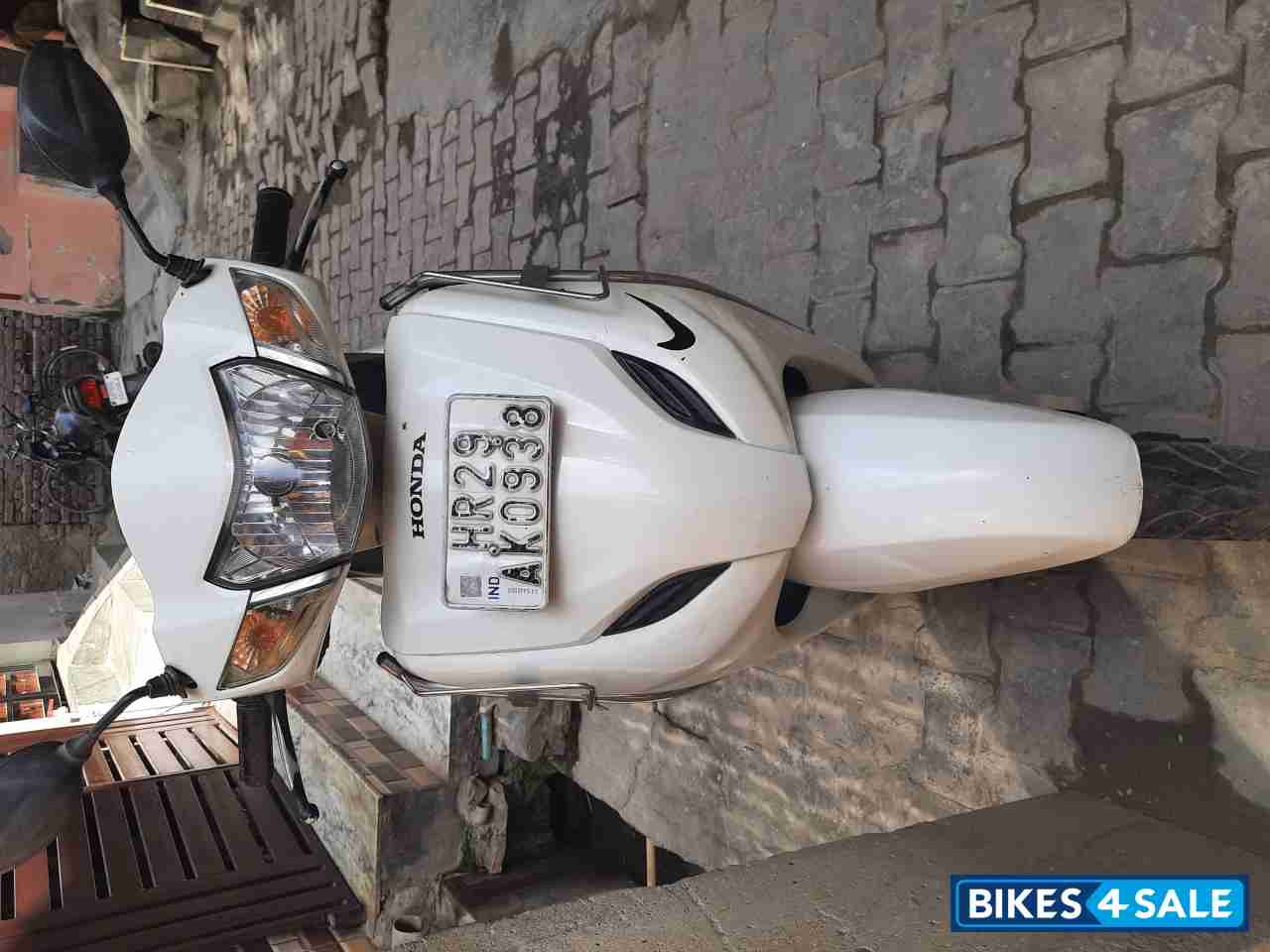 White Honda Activa 3G