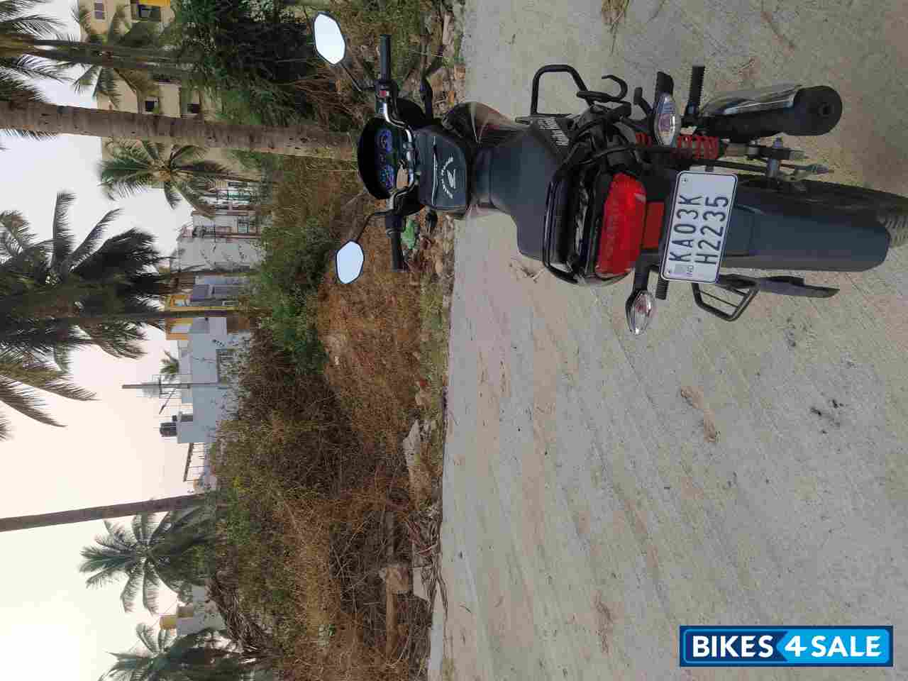 Black Honda Shine BS6