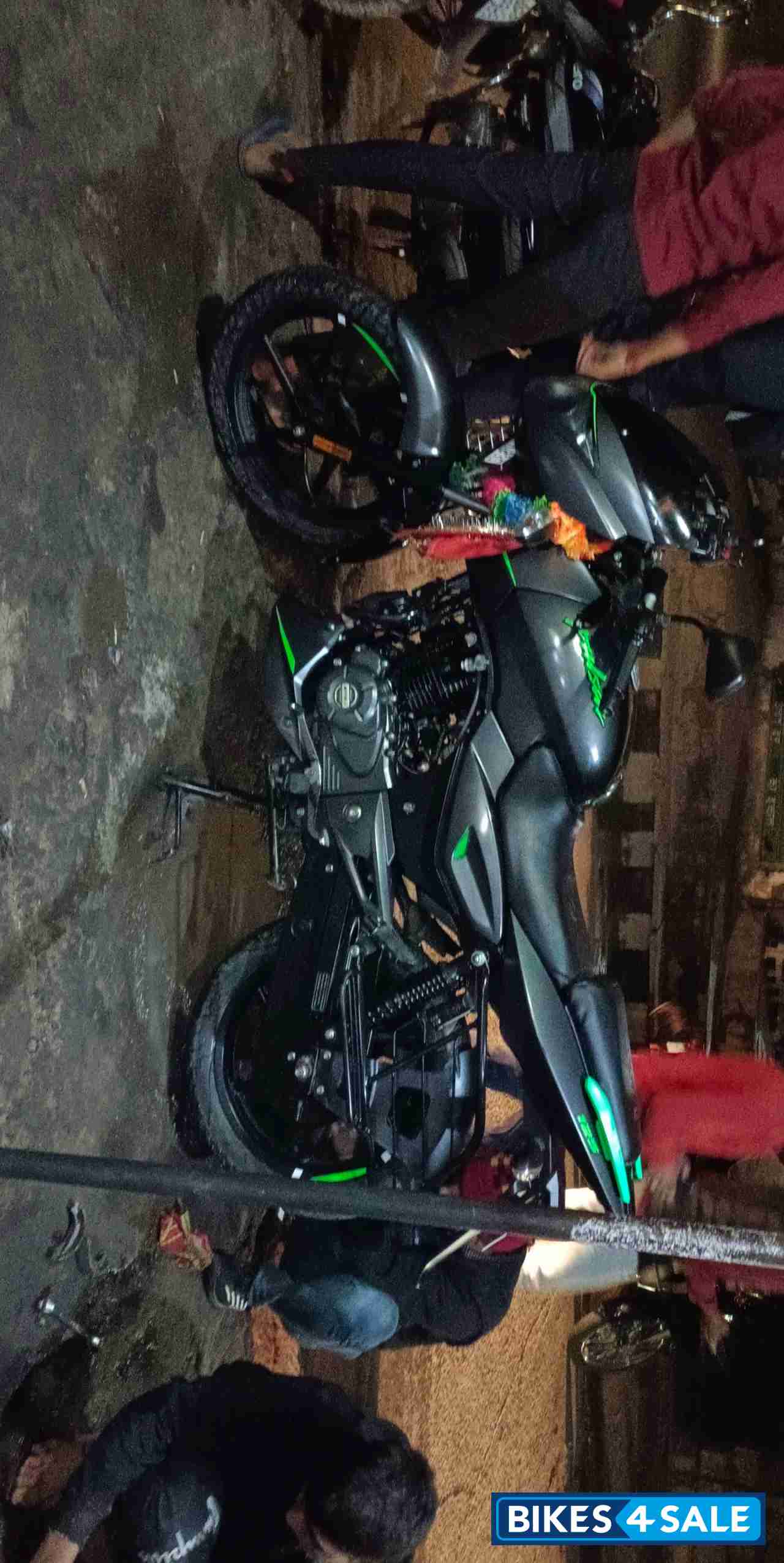 Bajaj Pulsar 125 Split Seat