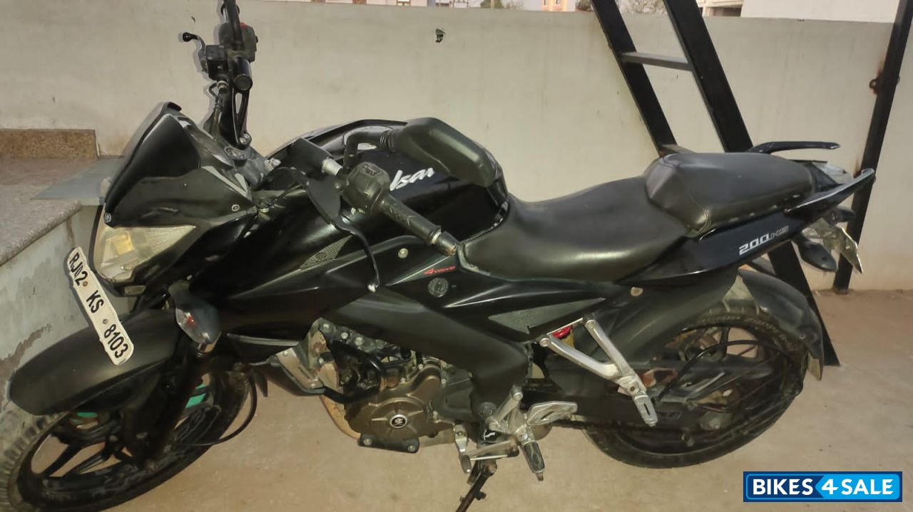 Bajaj Pulsar 200 NS