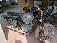 Gun Metal Gray Royal Enfield Classic Gunmetal Grey