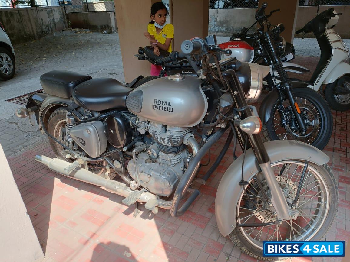 Gun Metal Gray Royal Enfield Classic Gunmetal Grey