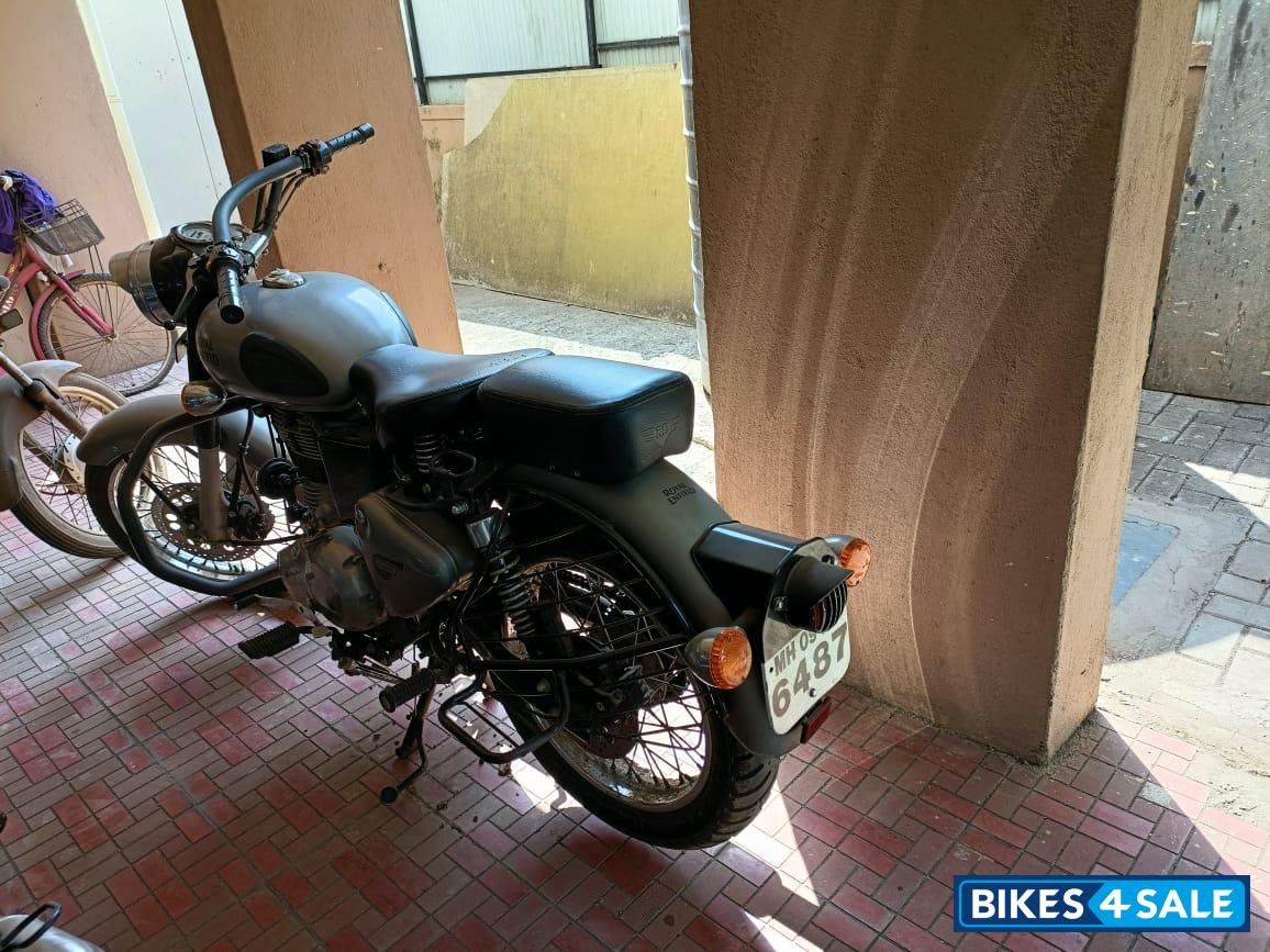 Gun Metal Gray Royal Enfield Classic Gunmetal Grey