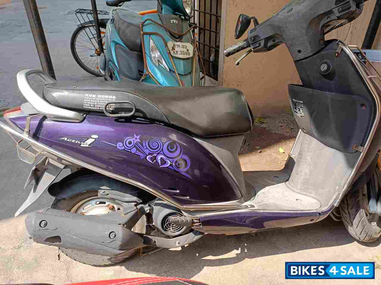 Purple Honda Activa i