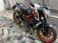 White KTM Duke 390